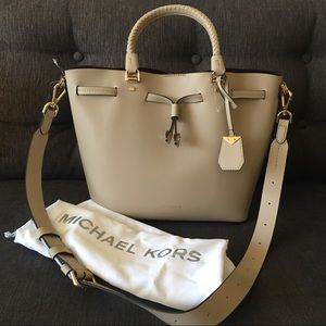 NWT Michael Kors Blakely Medium Bucket Bag